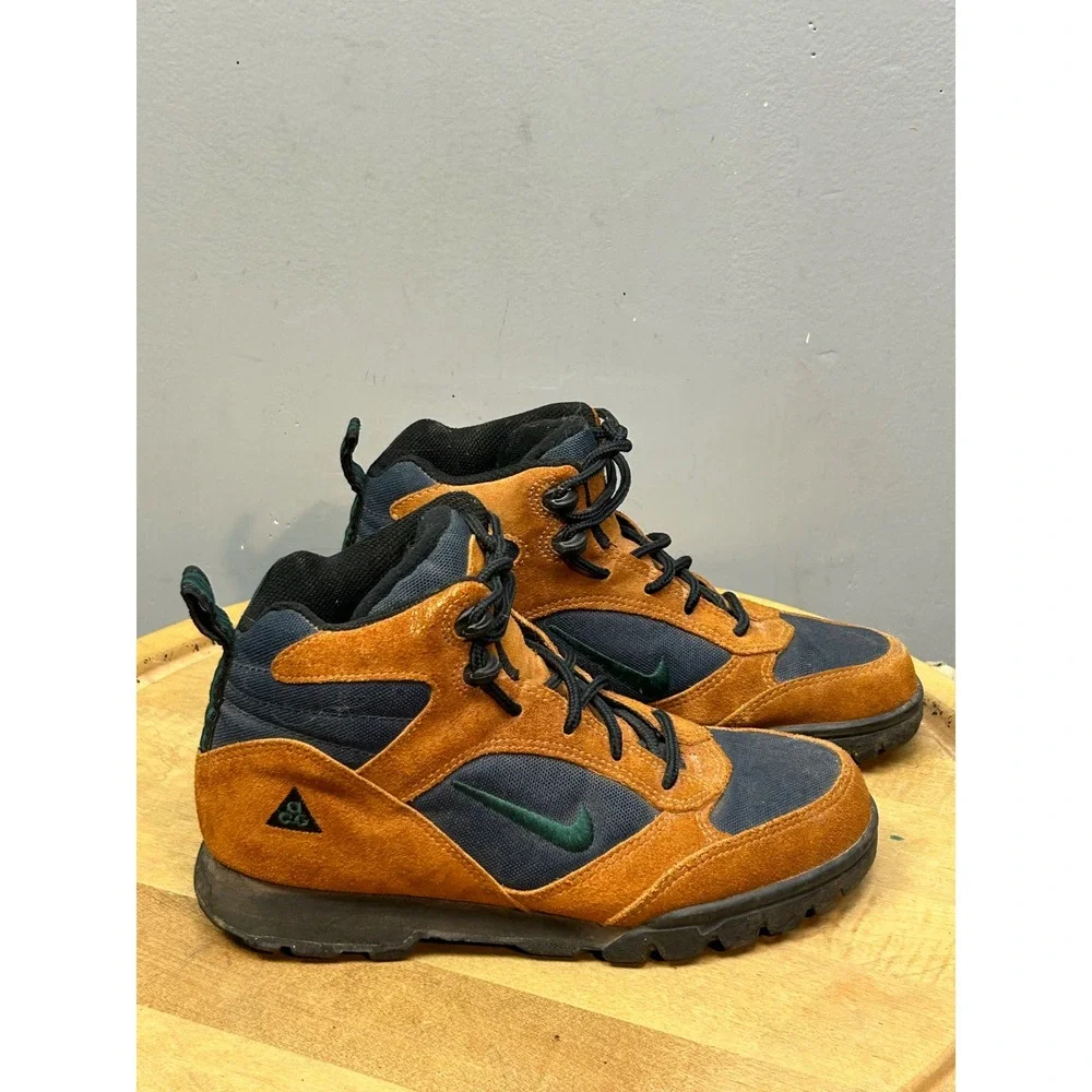 Nike Hiking Boots Womens 7 Brown ACG Vintage 685041-234 Suede Gorpcore Trail